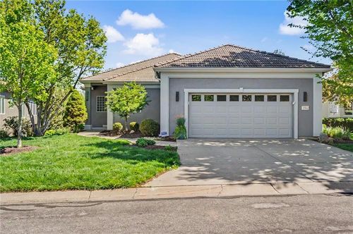 1560 Fountain Dr, Lawrence, KS, 66047-9306 | Card Image