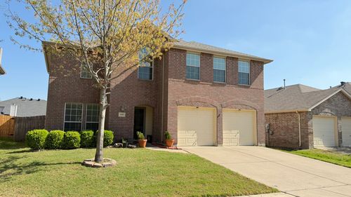 9208 Conestoga Dr, Fort Worth, TX, 76131-3104 | Card Image