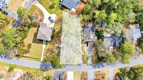 2905 W Yacht Dr, Oak Island, NC, 28465-7542 | Card Image