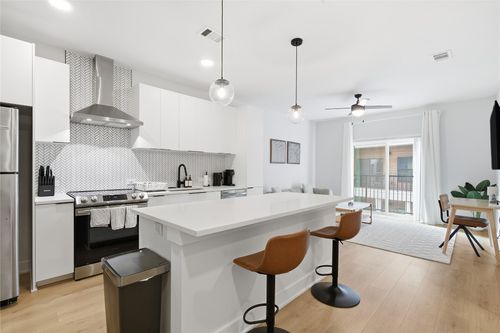 unit-219-2500 Longview St, Austin, TX, 78705-4292 | Card Image