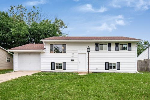 4634 Henley Avenue, Columbus, OH, 43228 | Card Image