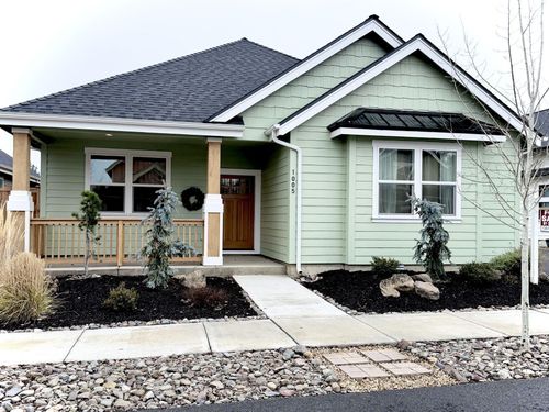 1005 E Horse Back Trl, Sisters, OR, 97759-1007 | Card Image