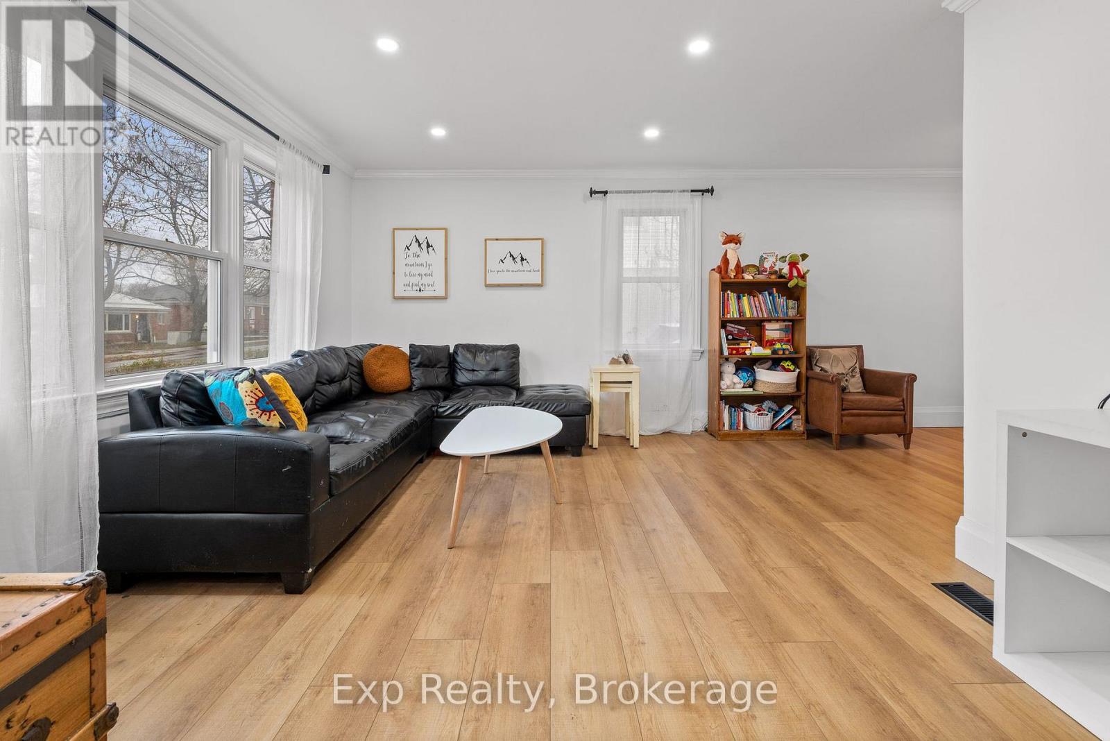 Residential Lease in Belleville (Belleville Ward) 4