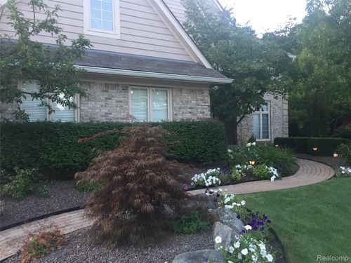 43054 Oxford Ct, Novi, MI, 48375-4734 | Card Image