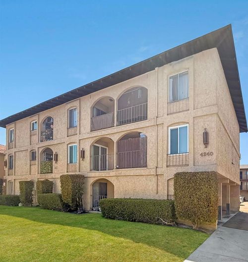 unit-9-4240 Menlo Ave, San Diego, CA, 92115-4860 | Card Image