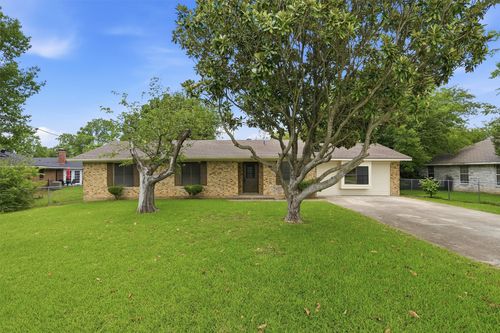 108 Loraine St, Pottsboro, TX, 75076-3080 | Card Image