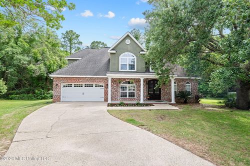 960 Glen Oaks Dr, Pass Christian, MS, 39571-4230 | Card Image