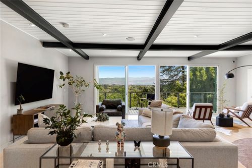 11661 Picturesque Dr, Studio City, CA, 91604-3826 | Card Image