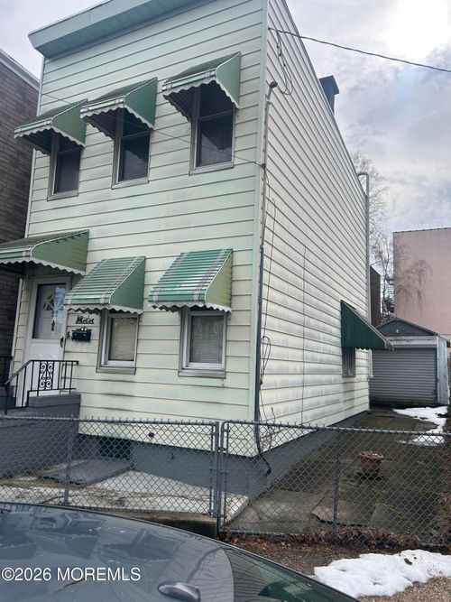 22 Woodland Ave, Jersey City, NJ, 07305-1820 | Card Image