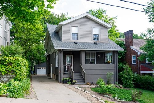 121 Academy Ave, Mt. Lebanon, PA, 15228-1422 | Card Image