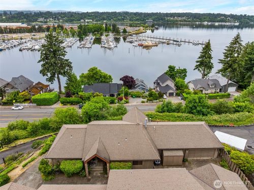 812 San Francisco Ave Ne, Olympia, WA, 98506-3952 | Card Image