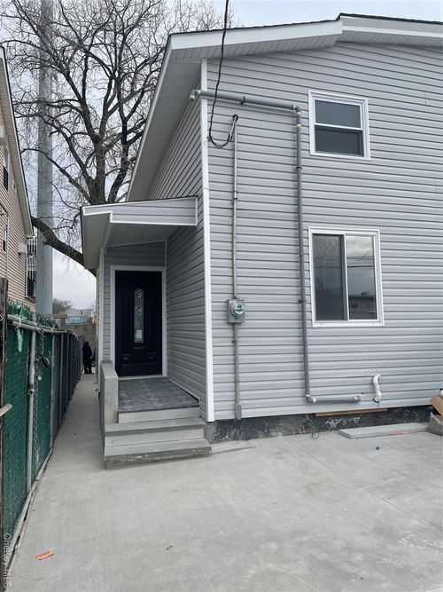 10481 165th St, Jamaica, NY, 11433-2102 | Card Image