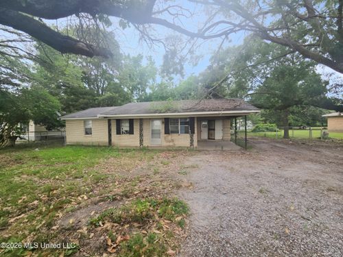 443 Smith Rd, Cleveland, MS, 38732-8528 | Card Image