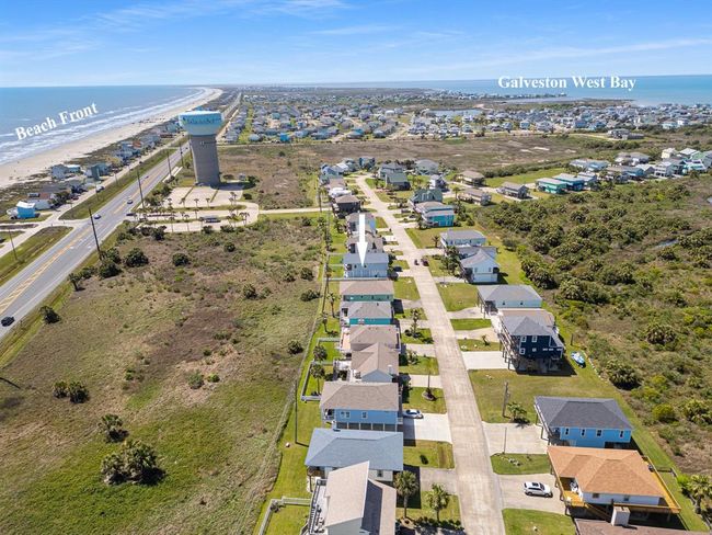 22329 Vista Del Mar, House other with 3 bedrooms, 2 bathrooms and 1 parking in Galveston TX | Image 26