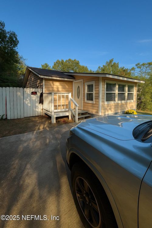 9241 2nd Ave, JACKSONVILLE, FL, 32208-2246 | Card Image