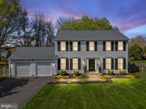 711 W Country Club Dr, PURCELLVILLE, VA, 20132-3044 | Card Image