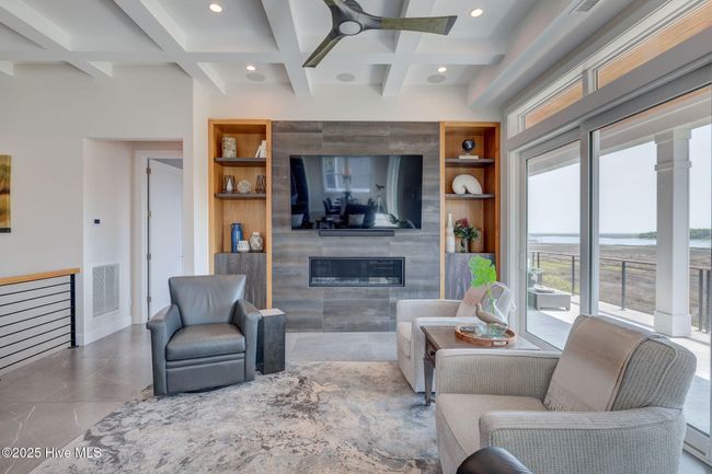 Living Room | Image 28