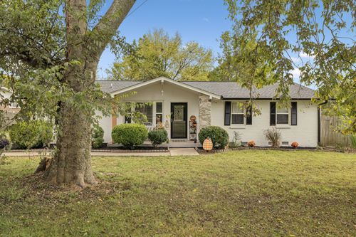 114 Iris Dr, Hendersonville, TN, 37075-3131 | Card Image