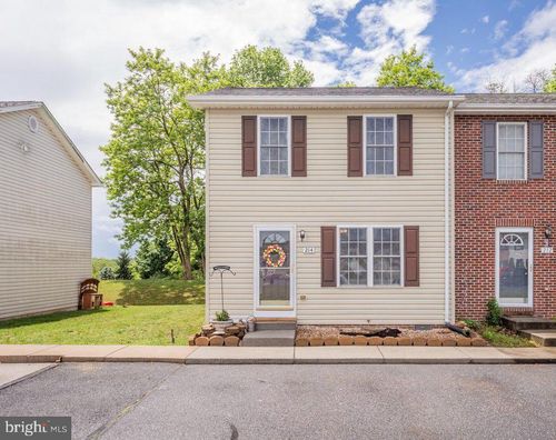 214 Kadies Ln, EDINBURG, VA, 22824-9608 | Card Image
