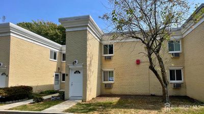 5B - 19 Lake Avenue, Townhouse with 1 bedrooms, 1 bathrooms and null parking in East Brunswick NJ | Image 1