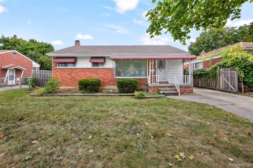 120 Lathers St, Garden City, MI, 48135-3115 | Card Image