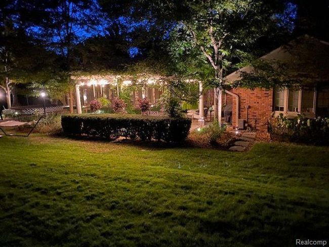 645 Lone Pine Rd, House other with 3 bedrooms, 5 bathrooms and null parking in Bloomfield Hills MI | Image 24