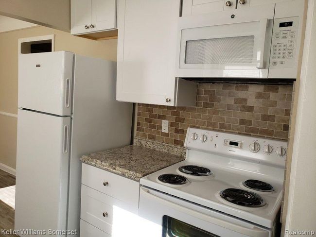 622 E 12 Mile Rd, House other with 3 bedrooms, 1 bathrooms and null parking in Royal Oak MI | Image 13