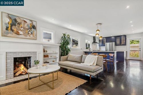 3036 Dohr St, Berkeley, CA, 94702-2312 | Card Image