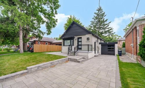 218 William St, York, ON, M9N2H1 | Card Image