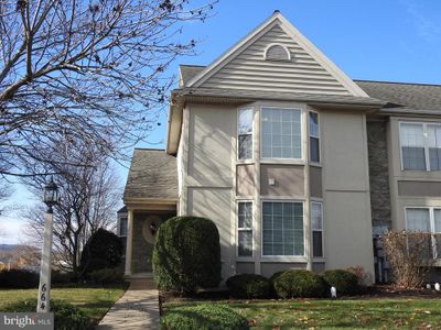 664 Royal View Drive, Townhouse with 3 bedrooms, 2 bathrooms and null parking in LANCASTER PA | Image 1