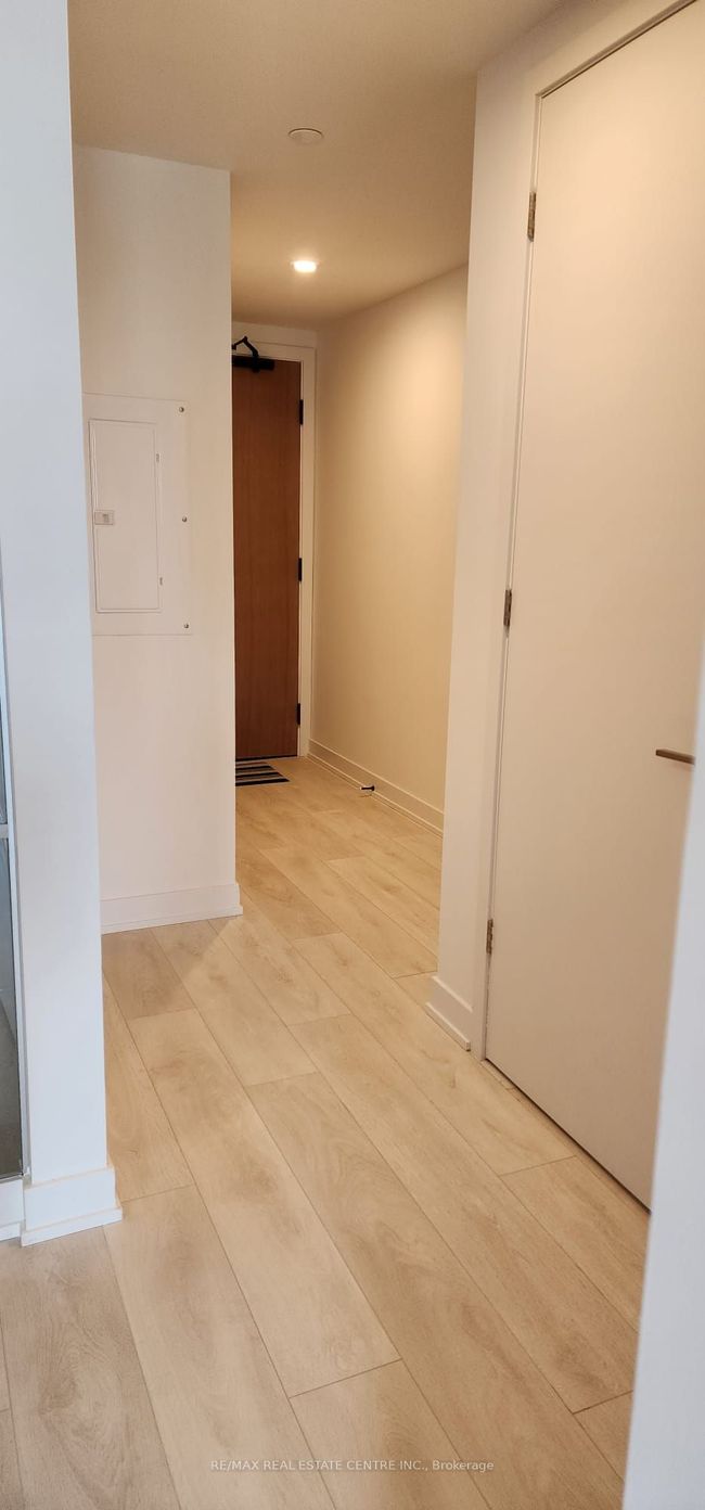 405 - 8 Tippett Rd, Condo with 1 bedrooms, 1 bathrooms and null parking in Toronto ON | Image 8