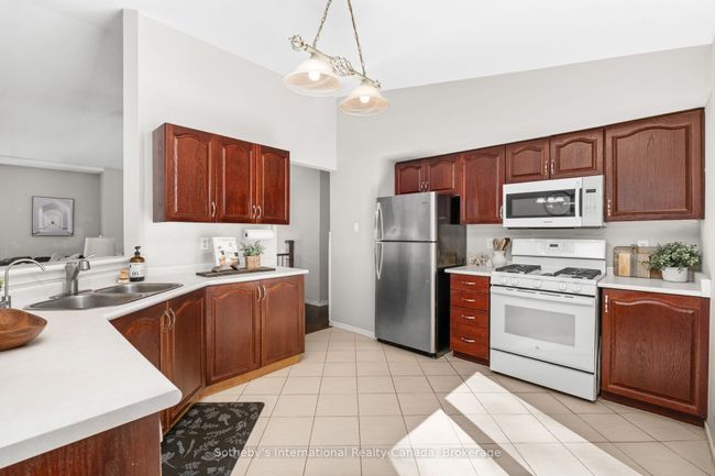 17 Sugarbush Rd, House other with 4 bedrooms, 2 bathrooms and 6 parking in Coldwater ON | Image 9