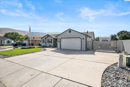 505 Paver Ct, Benton City, WA, 99320-7845 | Card Image