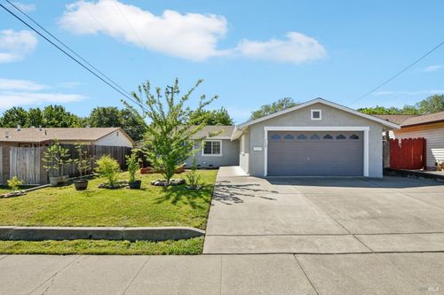 113 Novato Dr, Vacaville, CA, 95688-2322 | Card Image