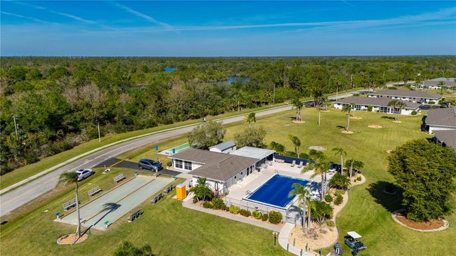 APT-1902 - 12538 Sw Kingsway Cir, Condo with 2 bedrooms, 2 bathrooms and null parking in LAKE SUZY FL | Image 38
