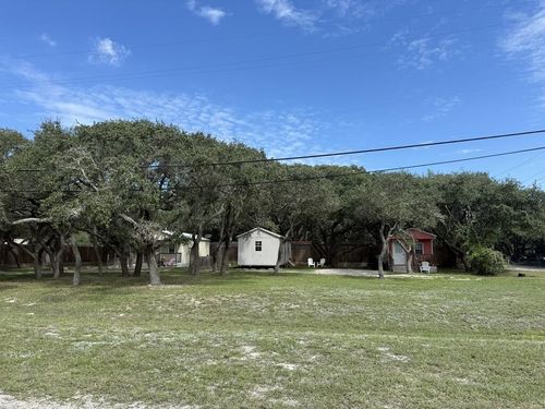 312 5th St, Rockport, TX, 78382-4415 | Card Image