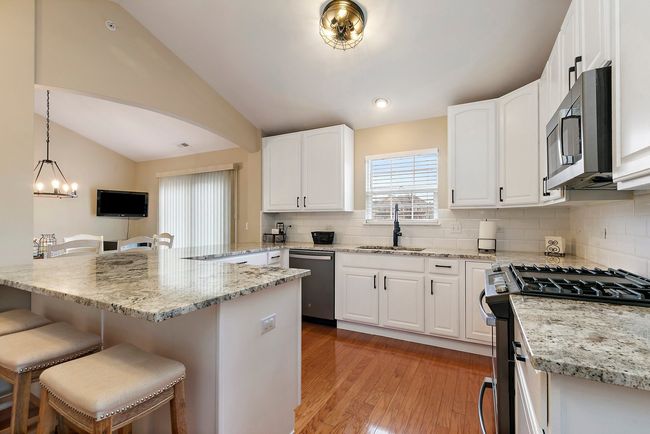 2618 - 2618 Maple Cir, Condo with 2 bedrooms, 2 bathrooms and 4 parking in West Dundee IL | Image 12