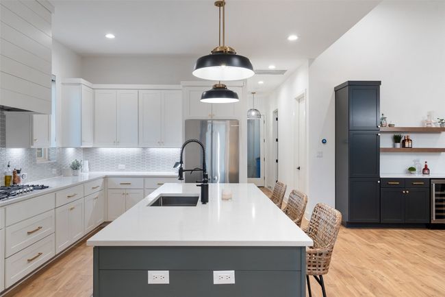325 Stockman Dr, House other with 5 bedrooms, 4 bathrooms and 6 parking in Dripping Springs TX | Image 17