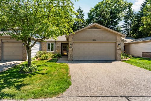 36551 Deerhurst S, Westland, MI, 48185-6956 | Card Image
