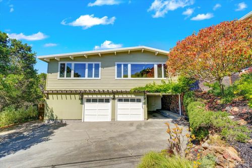 52 Dorian Way, San Rafael, CA, 94901-2406 | Card Image
