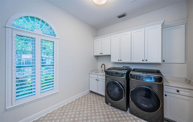 147 Bay Point Dr Ne, House other with 4 bedrooms, 4 bathrooms and null parking in St Petersburg FL | Image 32