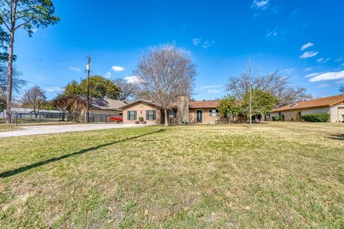 1408 Highland Dr, Highland Haven, TX, 78654-9768 | Card Image