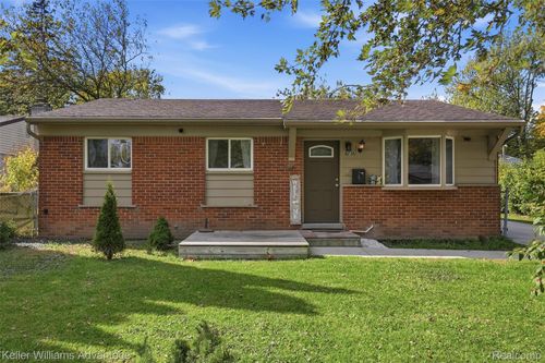 6726 Niagara St, Romulus, MI, 48174-4327 | Card Image