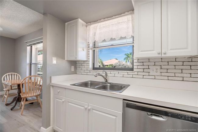 APT-207 - 450 South River Dr, Condo with 2 bedrooms, 2 bathrooms and null parking in Stuart FL | Image 6