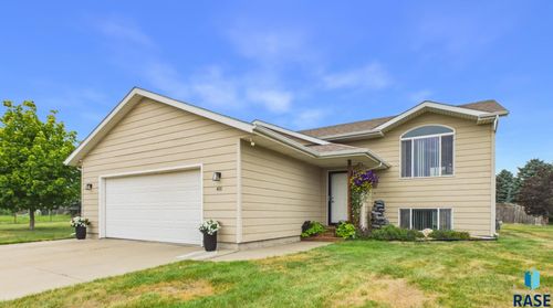 400 Philly Cir Circle, Harrisburg, SD, 57032 | Card Image