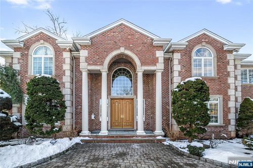 21 Priscilla Ln, Englewood Cliffs, NJ, 07632-2313 | Card Image