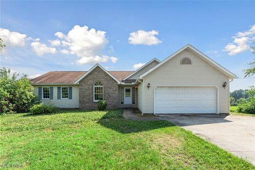 10850 Lampe Ln Ne, Magnolia, OH, 44643-8500 | Card Image