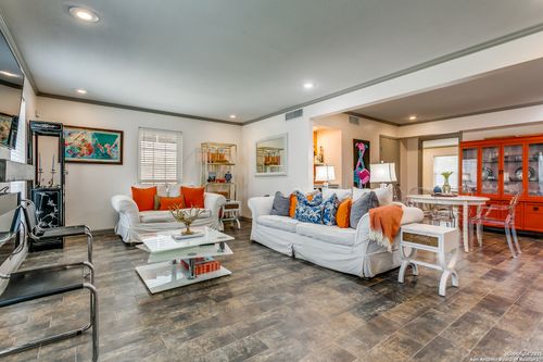 109-a-109 Ruelle, San Antonio, TX, 78209-4475 | Card Image
