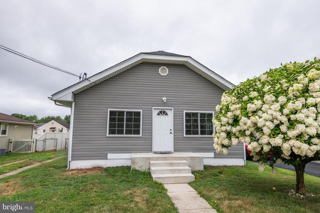 Grieb Ave, Bristol, PA 19007