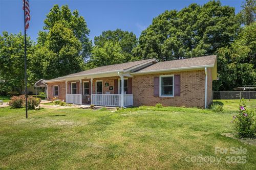 2526 Ashford Dr, Newton, NC, 28658-9157 | Card Image